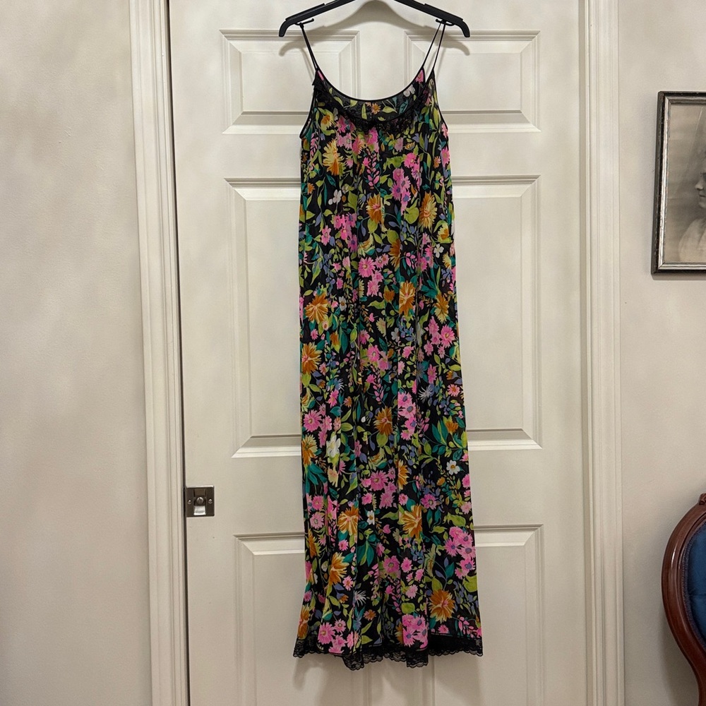 Lucie Ann Claire SandraVintage Black/Multicolored Floral size M